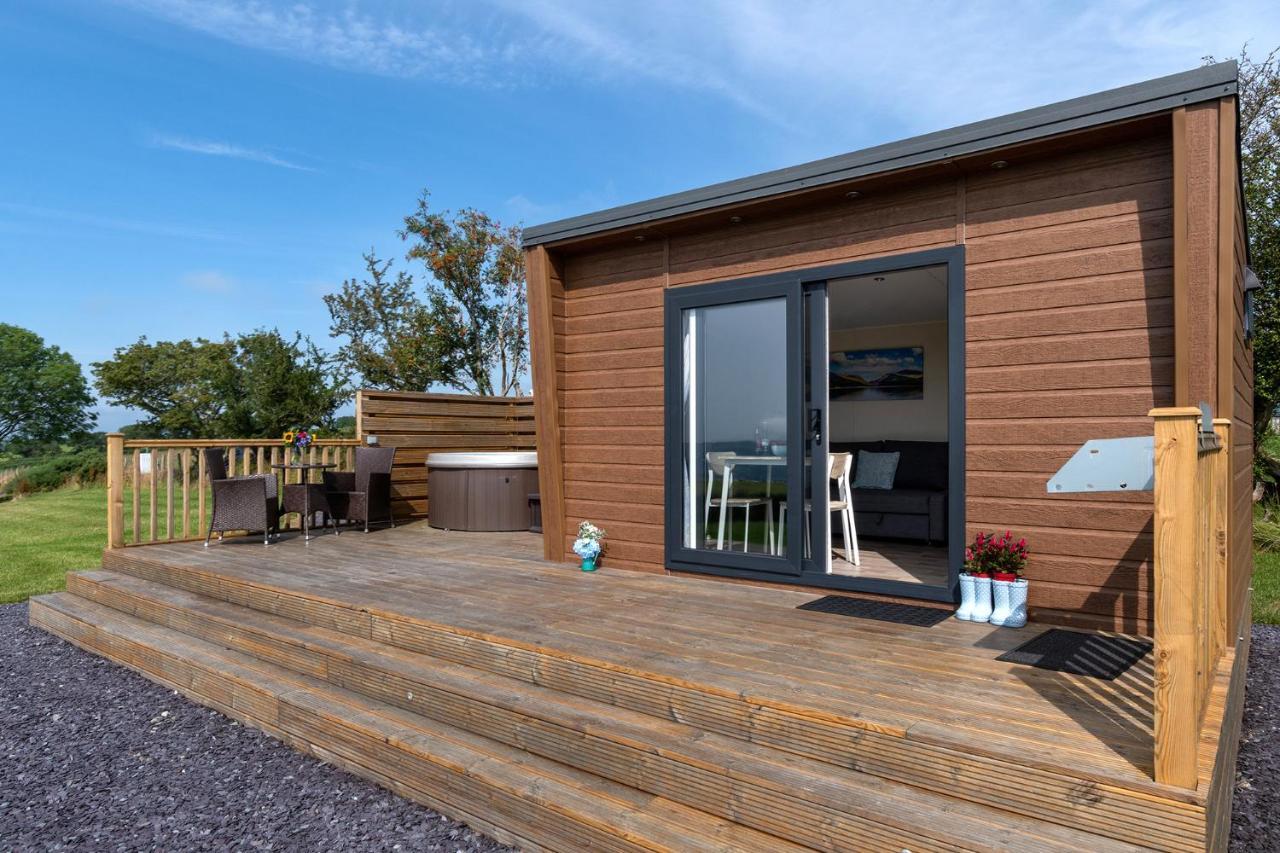 Waenfechan Glamping With Hot Tubs Colwyn Bay Exterior photo