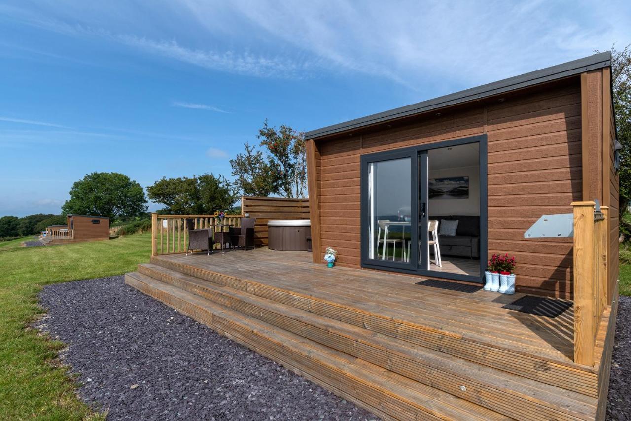 Waenfechan Glamping With Hot Tubs Colwyn Bay Exterior photo