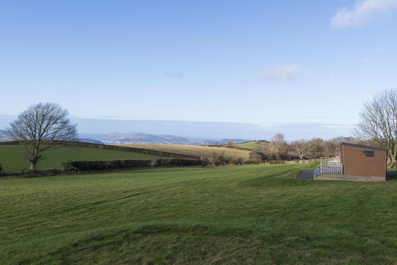 Waenfechan Glamping With Hot Tubs Colwyn Bay Exterior photo