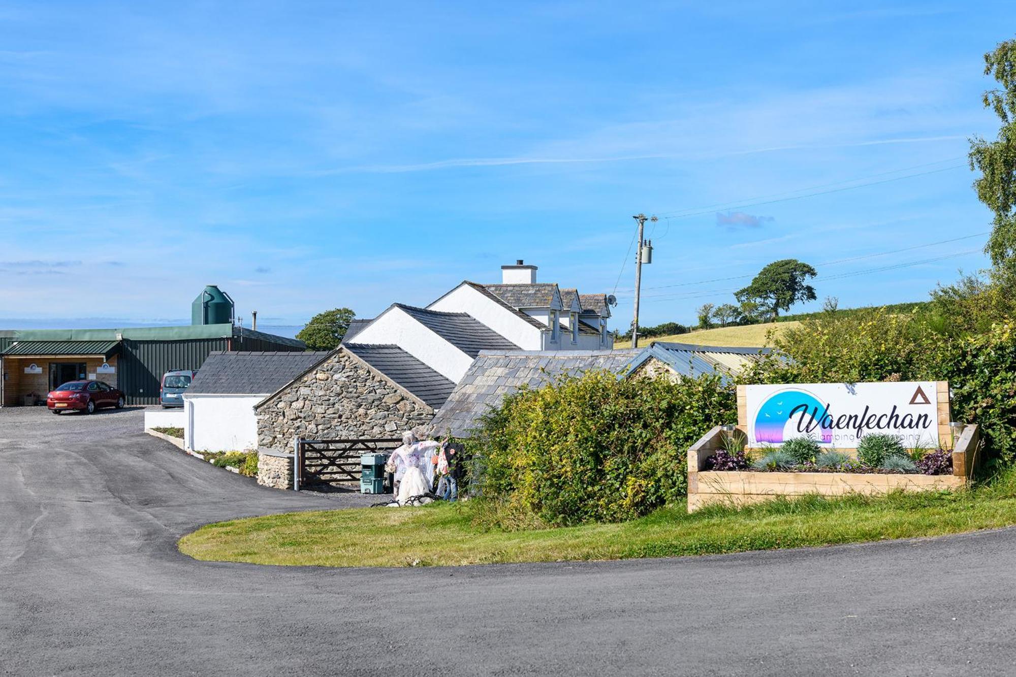 Waenfechan Glamping With Hot Tubs Colwyn Bay Exterior photo