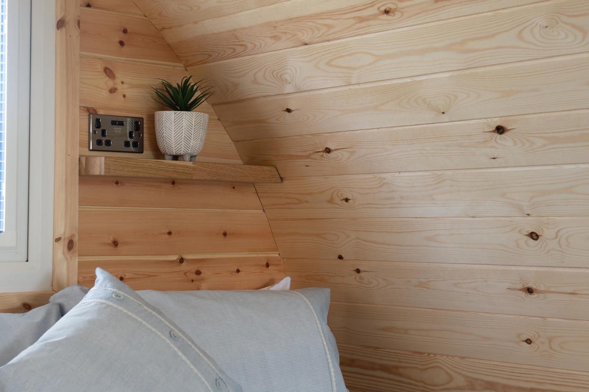 Waenfechan Glamping With Hot Tubs Colwyn Bay Exterior photo