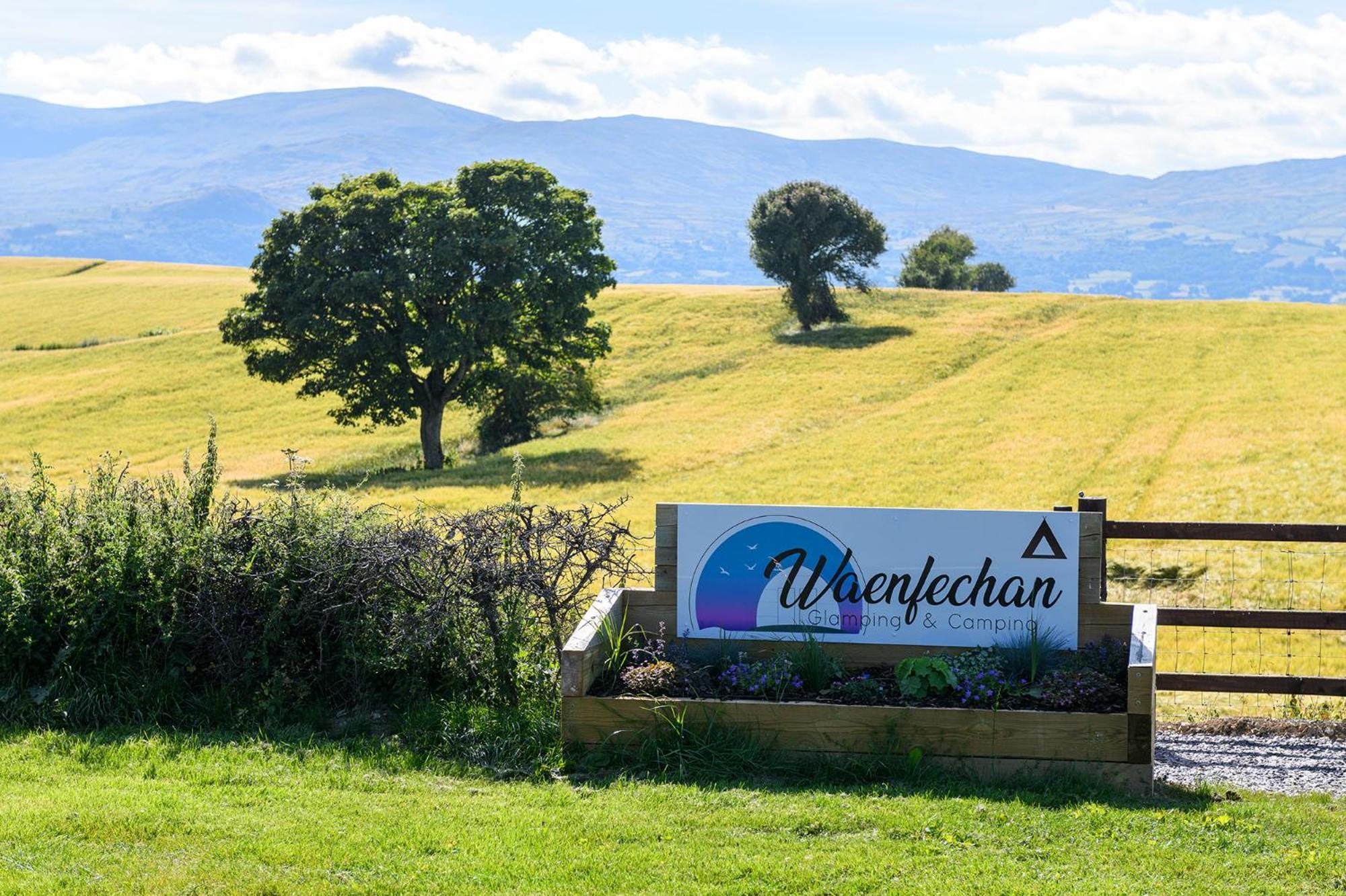 Waenfechan Glamping With Hot Tubs Colwyn Bay Exterior photo