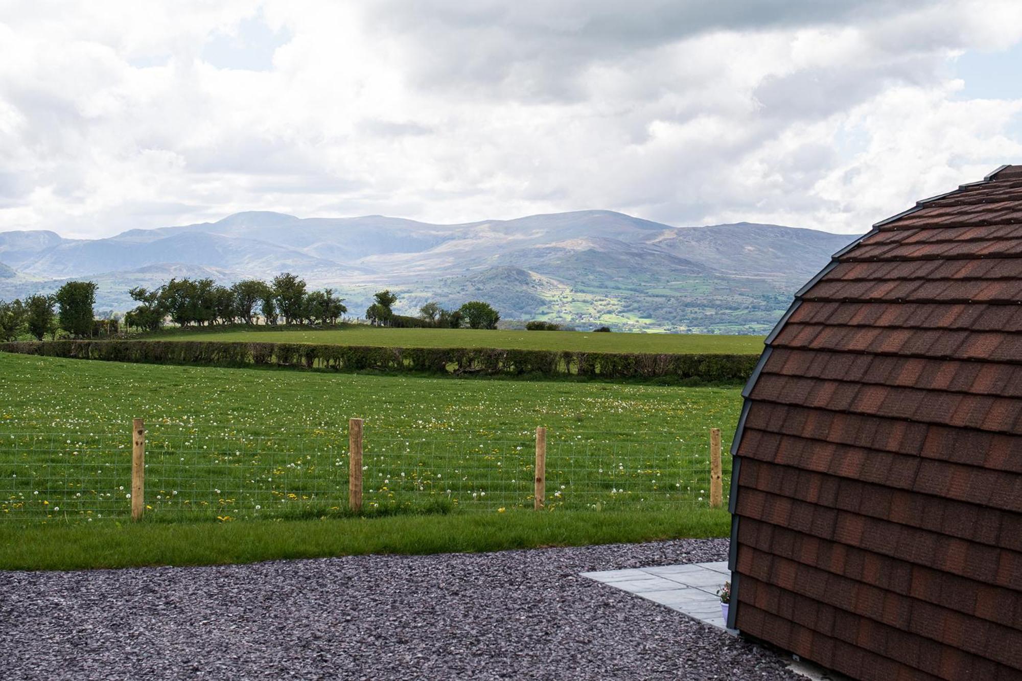 Waenfechan Glamping With Hot Tubs Colwyn Bay Exterior photo